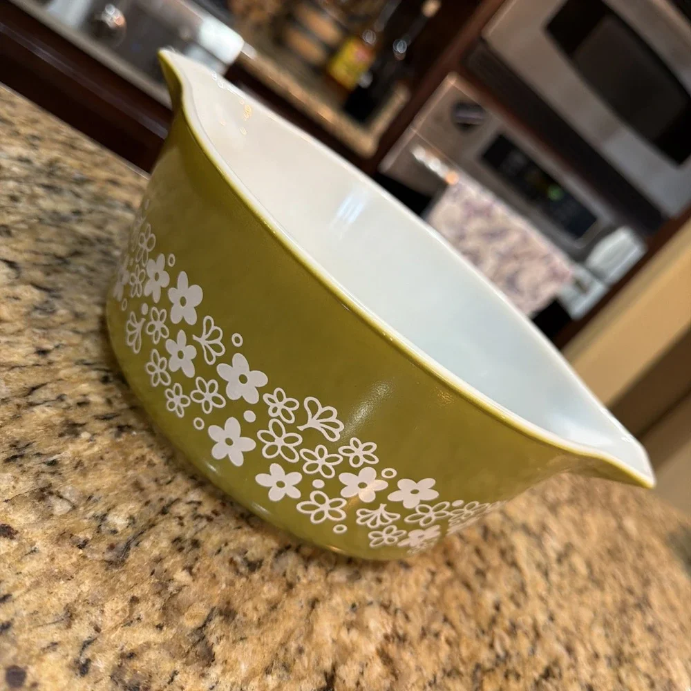 VTG Pyrex Crazy Daisy Spring Blossom # 475-B 2 1/2 QT round casserole No Lid
